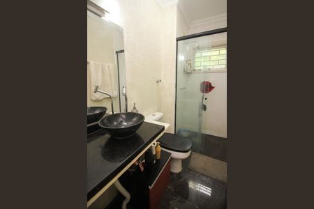 Apartamento à venda com 125m², 2 quartos e 2 vagas Apartamento à venda com 125m², 2 quartos e 2 vagasBanheiro da Suíte