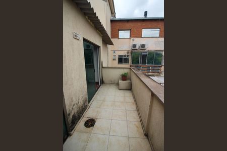 Apartamento à venda com 125m², 2 quartos e 2 vagas Apartamento à venda com 125m², 2 quartos e 2 vagasSacada da varanda