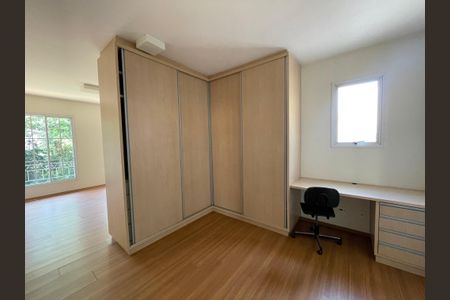 Casa de condomínio para alugar com 300m², 3 quartos e 6 vagas Casa de condomínio para alugar com 300m², 3 quartos e 6 vagasSuíte 3
