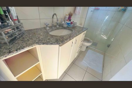 Apartamento à venda com 66m², 3 quartos e 2 vagas Apartamento à venda com 66m², 3 quartos e 2 vagasBanheiro 2