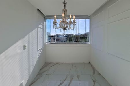 Apartamento à venda com 230m², 3 quartos e 2 vagas Apartamento à venda com 230m², 3 quartos e 2 vagasSala
