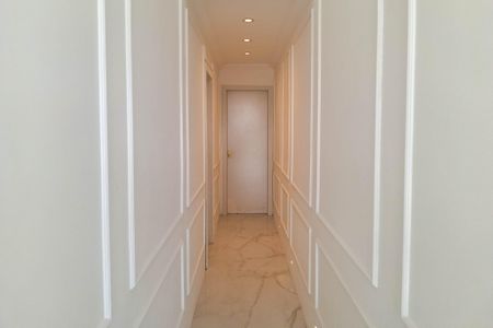 Apartamento à venda com 230m², 3 quartos e 2 vagas Apartamento à venda com 230m², 3 quartos e 2 vagasCorredor