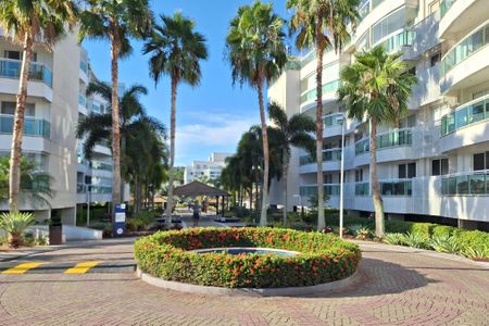 Apartamento à venda com 230m², 3 quartos e 2 vagas Apartamento à venda com 230m², 3 quartos e 2 vagasFachada
