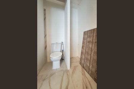 Apartamento à venda com 230m², 3 quartos e 2 vagas Apartamento à venda com 230m², 3 quartos e 2 vagasBanheiro de serviço