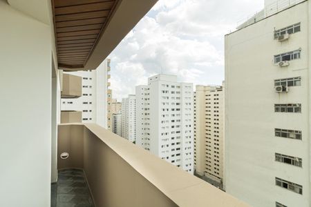 Apartamento à venda com 295m², 4 quartos e 3 vagas Apartamento à venda com 295m², 4 quartos e 3 vagasVaranda da Suíte 1