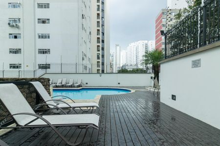 Apartamento à venda com 295m², 4 quartos e 3 vagas Apartamento à venda com 295m², 4 quartos e 3 vagasÁrea comum - Piscina