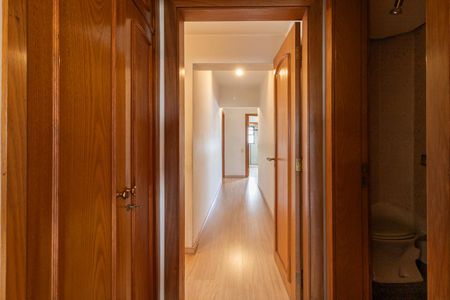 Apartamento à venda com 295m², 4 quartos e 3 vagas Apartamento à venda com 295m², 4 quartos e 3 vagasCorredor