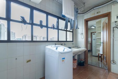 Apartamento à venda com 295m², 4 quartos e 3 vagas Apartamento à venda com 295m², 4 quartos e 3 vagasÁrea de Serviço