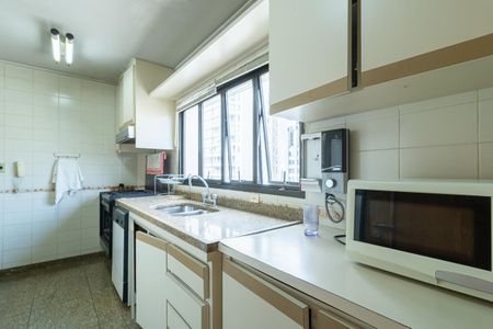 Apartamento à venda com 295m², 4 quartos e 3 vagas Apartamento à venda com 295m², 4 quartos e 3 vagasCozinha