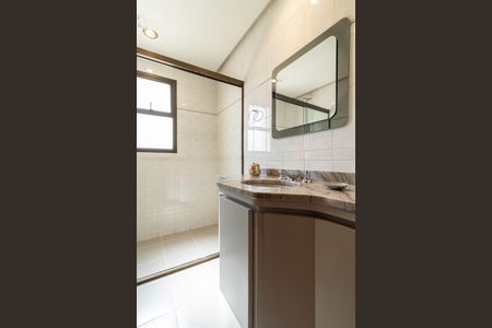 Apartamento à venda com 295m², 4 quartos e 3 vagas Apartamento à venda com 295m², 4 quartos e 3 vagasBanheiro Corredor