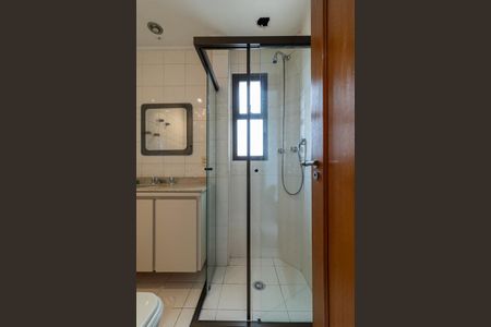 Apartamento à venda com 295m², 4 quartos e 3 vagas Apartamento à venda com 295m², 4 quartos e 3 vagasBanheiro da Suíte 2