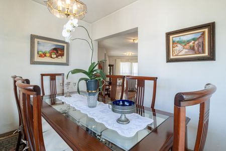 Apartamento à venda com 295m², 4 quartos e 3 vagas Apartamento à venda com 295m², 4 quartos e 3 vagasSala de Jantar
