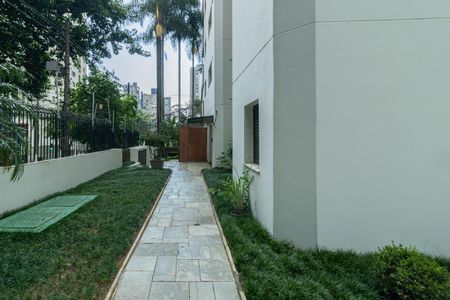 Apartamento à venda com 295m², 4 quartos e 3 vagas Apartamento à venda com 295m², 4 quartos e 3 vagasÁrea externa