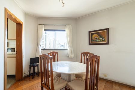 Apartamento à venda com 295m², 4 quartos e 3 vagas Apartamento à venda com 295m², 4 quartos e 3 vagasCopa