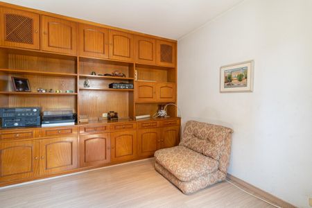 Apartamento à venda com 295m², 4 quartos e 3 vagas Apartamento à venda com 295m², 4 quartos e 3 vagasQuarto 4