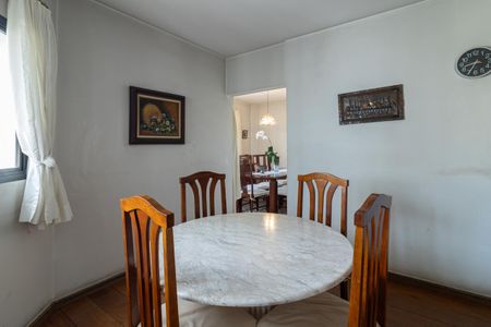 Apartamento à venda com 295m², 4 quartos e 3 vagas Apartamento à venda com 295m², 4 quartos e 3 vagasCopa