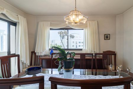 Apartamento à venda com 295m², 4 quartos e 3 vagas Apartamento à venda com 295m², 4 quartos e 3 vagasSala de Jantar