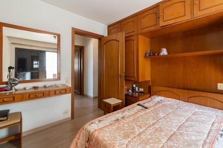 Apartamento à venda com 295m², 4 quartos e 3 vagas Apartamento à venda com 295m², 4 quartos e 3 vagasSuíte 1