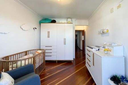 Apartamento à venda com 210m², 4 quartos e 4 vagas Apartamento à venda com 210m², 4 quartos e 4 vagasSuíte 2