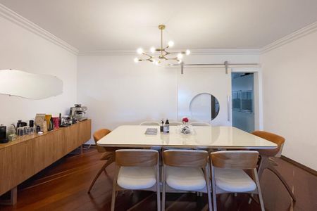 Apartamento à venda com 210m², 4 quartos e 4 vagas Apartamento à venda com 210m², 4 quartos e 4 vagasSala