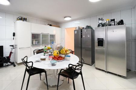 Apartamento à venda com 210m², 4 quartos e 4 vagas Apartamento à venda com 210m², 4 quartos e 4 vagasCozinha