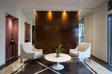 Apartamento à venda com 210m², 4 quartos e 4 vagas Apartamento à venda com 210m², 4 quartos e 4 vagasÁrea comum - Hall