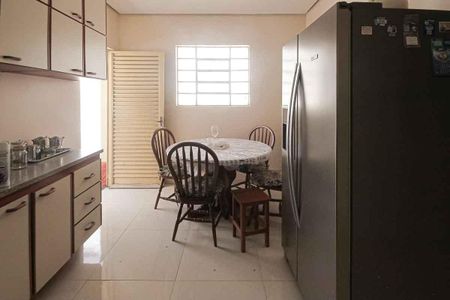 Casa para alugar com 180m², 2 quartos e sem vaga Casa para alugar com 180m², 2 quartos e sem vagaCozinha