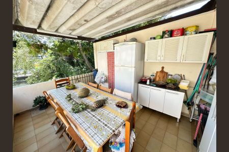 Casa à venda com 126m², 3 quartos e 1 vaga Casa à venda com 126m², 3 quartos e 1 vagaQuintal