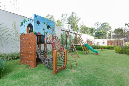 Apartamento à venda com 155m², 3 quartos e 3 vagas Apartamento à venda com 155m², 3 quartos e 3 vagasÁrea comum - Playground