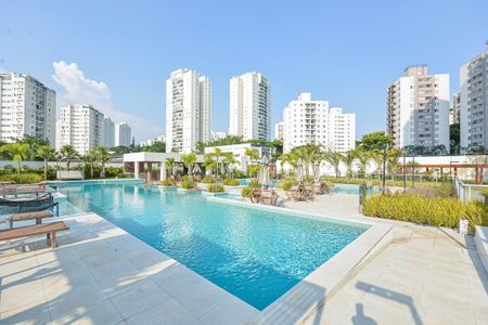 Apartamento à venda com 155m², 3 quartos e 3 vagas Apartamento à venda com 155m², 3 quartos e 3 vagasÁrea comum - Piscina