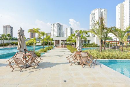 Apartamento à venda com 155m², 3 quartos e 3 vagas Apartamento à venda com 155m², 3 quartos e 3 vagasÁrea comum - Piscina