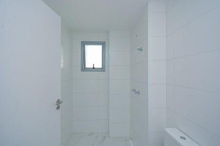 Apartamento à venda com 155m², 3 quartos e 3 vagas Apartamento à venda com 155m², 3 quartos e 3 vagasBanheiro da Suíte 2