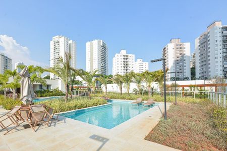 Apartamento à venda com 155m², 3 quartos e 3 vagas Apartamento à venda com 155m², 3 quartos e 3 vagasÁrea comum - Piscina