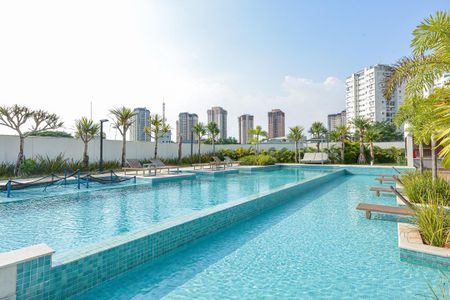 Apartamento à venda com 155m², 3 quartos e 3 vagas Apartamento à venda com 155m², 3 quartos e 3 vagasÁrea comum - Piscina