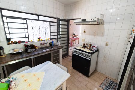 Casa à venda com 200m², 3 quartos e 3 vagas Casa à venda com 200m², 3 quartos e 3 vagasCozinha