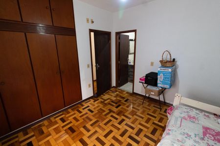 Casa à venda com 200m², 3 quartos e 3 vagas Casa à venda com 200m², 3 quartos e 3 vagasSuíte