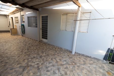 Casa à venda com 200m², 3 quartos e 3 vagas Casa à venda com 200m², 3 quartos e 3 vagasÁrea externa fundos