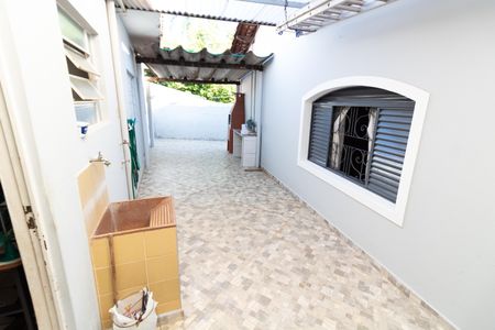 Casa à venda com 200m², 3 quartos e 3 vagas Casa à venda com 200m², 3 quartos e 3 vagasÁrea externa fundos