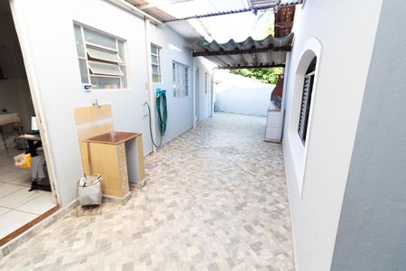 Casa à venda com 200m², 3 quartos e 3 vagas Casa à venda com 200m², 3 quartos e 3 vagasÁrea externa fundos