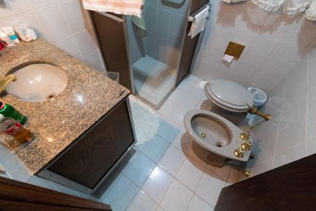 Casa à venda com 200m², 3 quartos e 3 vagas Casa à venda com 200m², 3 quartos e 3 vagasBanheiro social