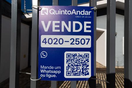 Casa à venda com 200m², 3 quartos e 3 vagas Casa à venda com 200m², 3 quartos e 3 vagasPlaquinha