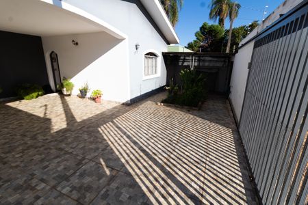 Casa à venda com 200m², 3 quartos e 3 vagas Casa à venda com 200m², 3 quartos e 3 vagasÁrea comum