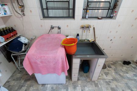 Casa à venda com 200m², 3 quartos e 3 vagas Casa à venda com 200m², 3 quartos e 3 vagasÁrea de serviço