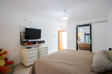 Casa à venda com 270m², 4 quartos e 2 vagas Casa à venda com 270m², 4 quartos e 2 vagasSuíte