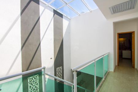 Casa à venda com 270m², 4 quartos e 2 vagas Casa à venda com 270m², 4 quartos e 2 vagasÁrea Externa