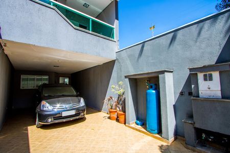 Casa à venda com 270m², 4 quartos e 2 vagas Casa à venda com 270m², 4 quartos e 2 vagasGaragem