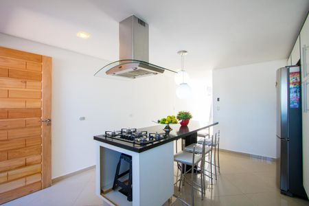 Casa à venda com 270m², 4 quartos e 2 vagas Casa à venda com 270m², 4 quartos e 2 vagasCozinha