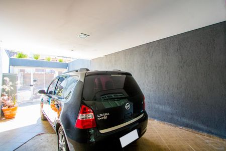 Casa à venda com 270m², 4 quartos e 2 vagas Casa à venda com 270m², 4 quartos e 2 vagasGaragem