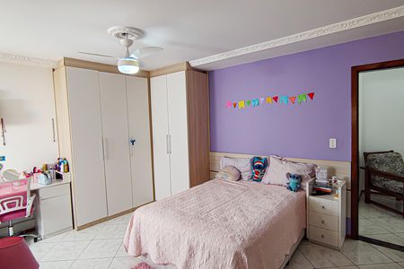 Casa de condomínio à venda com 321m², 5 quartos e 4 vagas Casa de condomínio à venda com 321m², 5 quartos e 4 vagasSuíte 1