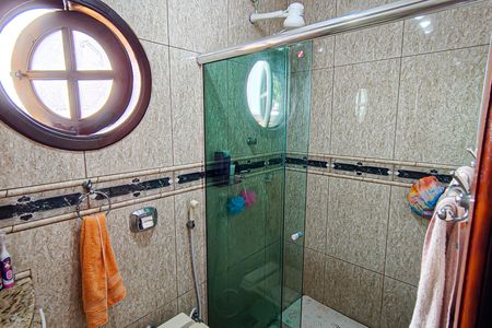 Casa de condomínio à venda com 321m², 5 quartos e 4 vagas Casa de condomínio à venda com 321m², 5 quartos e 4 vagasBanheiro da Suíte 1